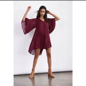 Anthropologie Plum pleated long-sleeve midi v-neck dress, Medium